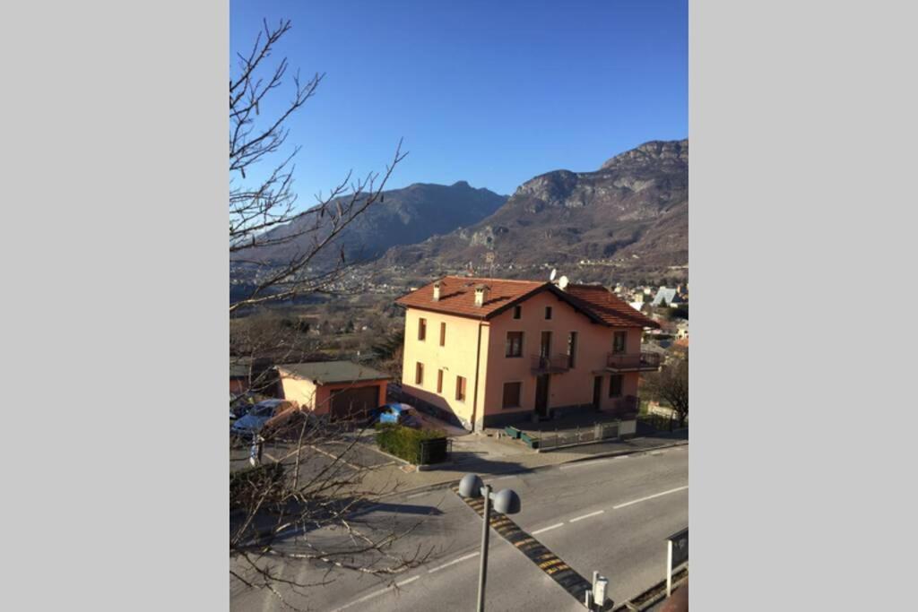 Appartamento Con Parcheggio Pubblico Sotto Casa Saint-Vincent Exteriér fotografie