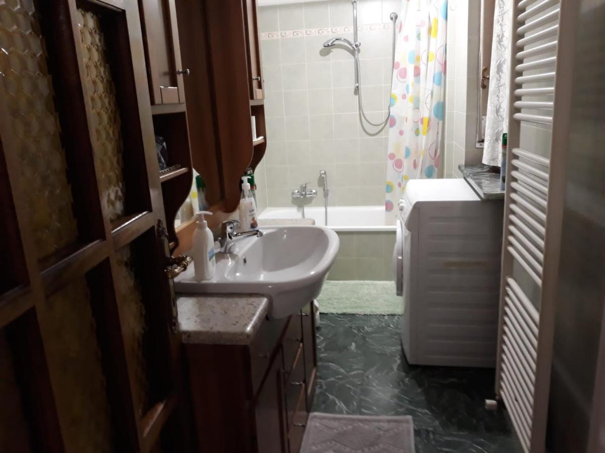 Appartamento Con Parcheggio Pubblico Sotto Casa Saint-Vincent Exteriér fotografie