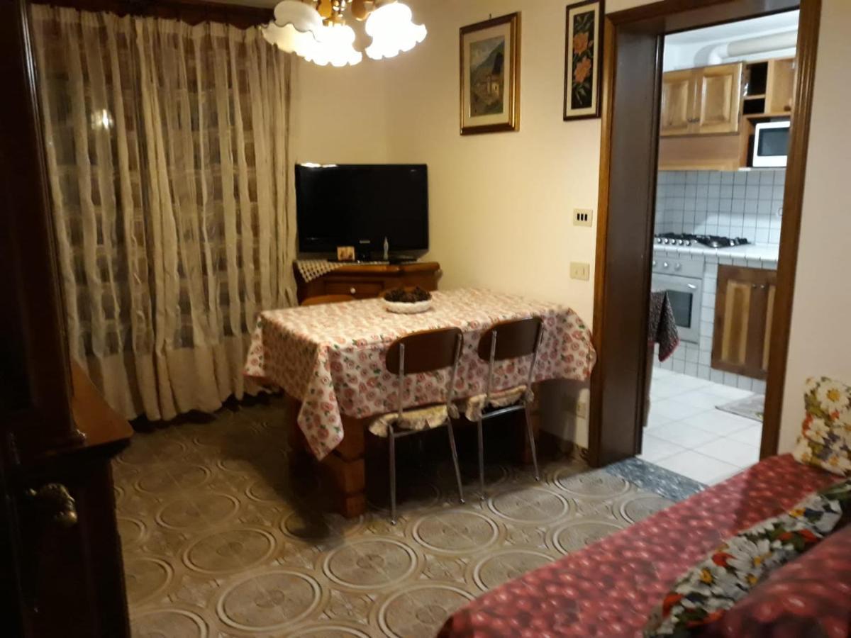 Appartamento Con Parcheggio Pubblico Sotto Casa Saint-Vincent Exteriér fotografie