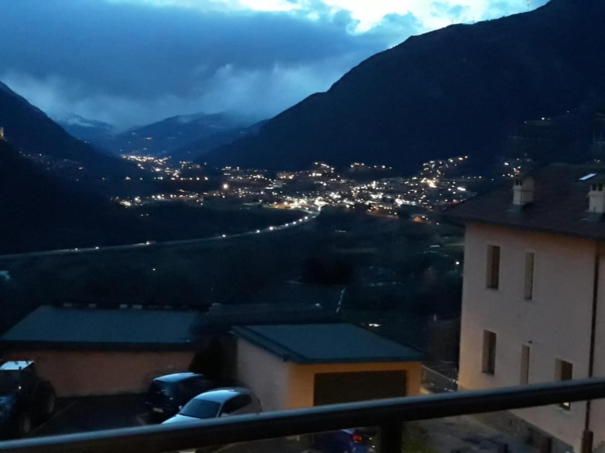 Appartamento Con Parcheggio Pubblico Sotto Casa Saint-Vincent Exteriér fotografie
